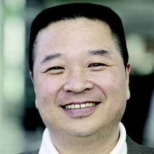 Portrait des Mundmalers Jingsheng Liu